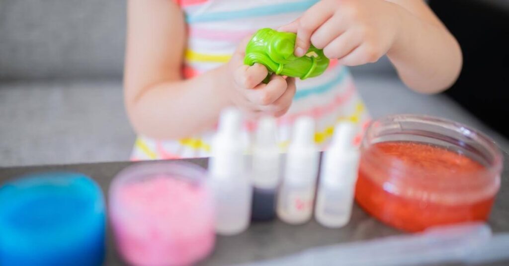 The Lab Report - Make Your Own Slime - The Homeschool Scientist